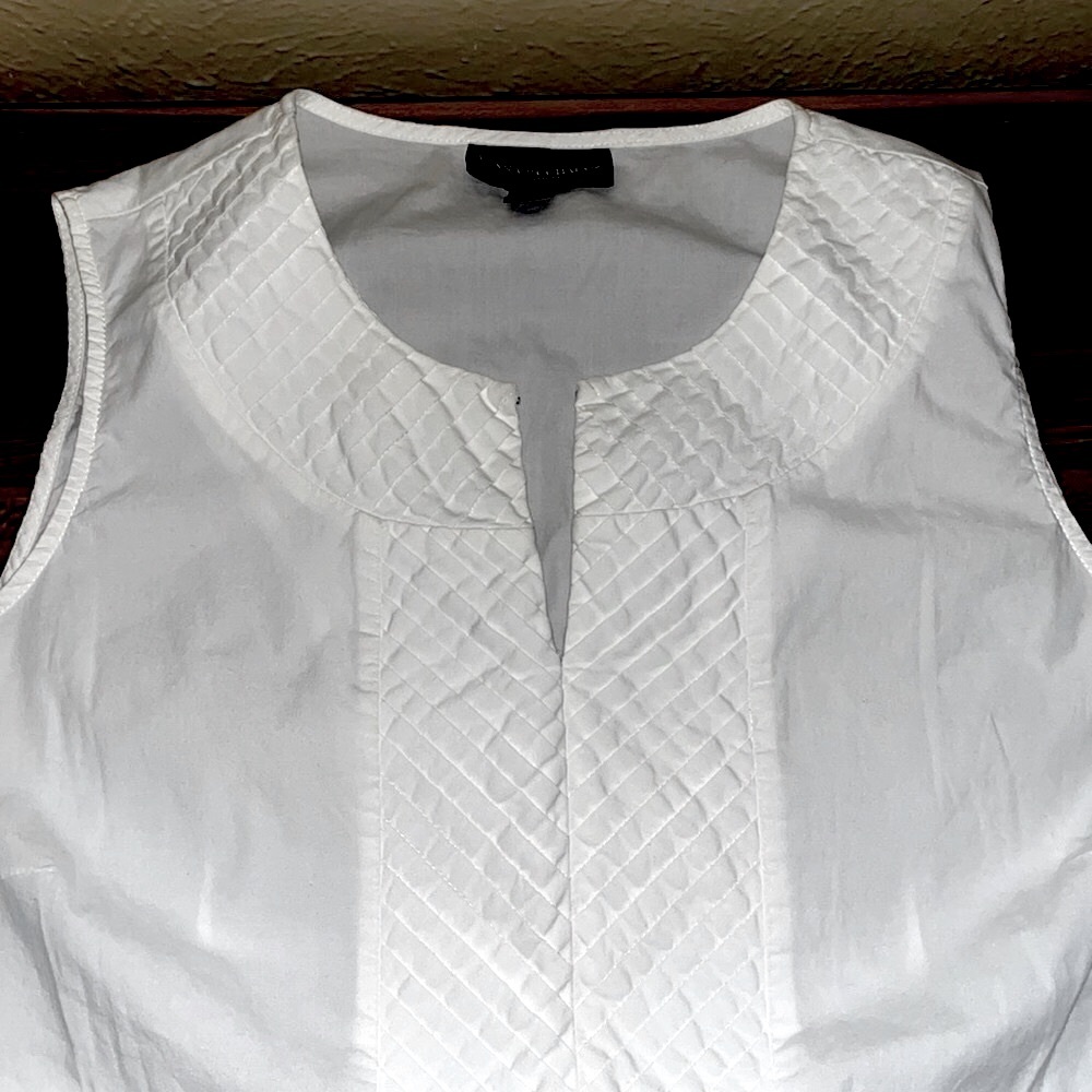 Dana Buchman White Textured Sleeveless Blouse